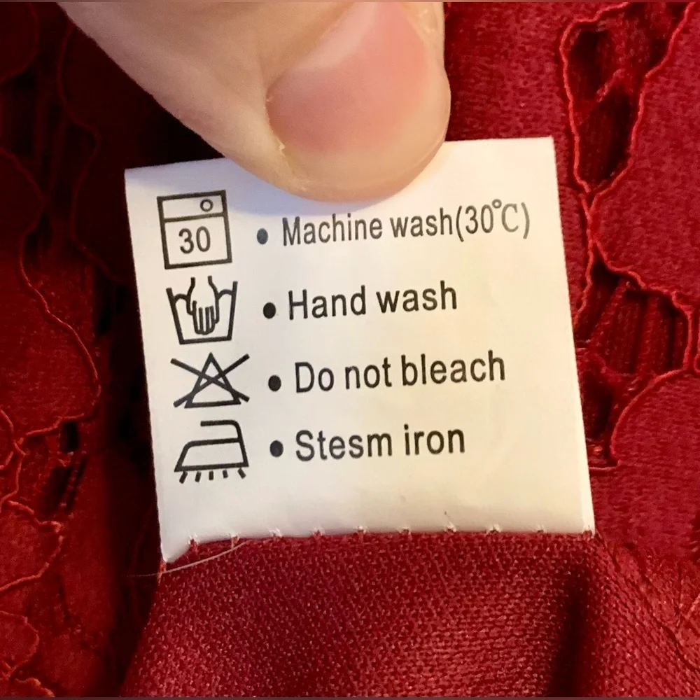 Elegant Lace Midi Dress in Burgundy - Picture 8 of 9